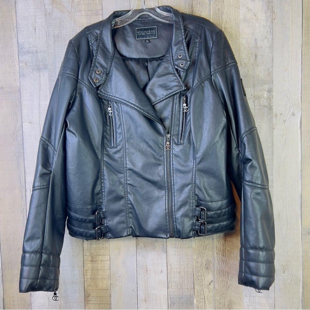 Vintage Rocawear XL Black Buttery Soft Faux Leather W/ROC Zipper Pulls & pockets